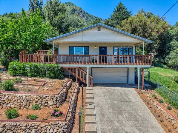 3401 Riviera West Dr, Kelseyville, CA 95451