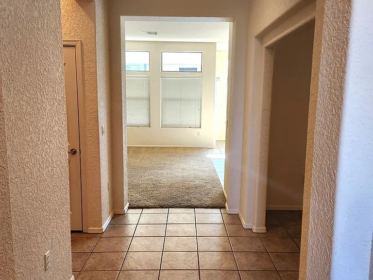 2409 Cortina Mnr — Photo 7