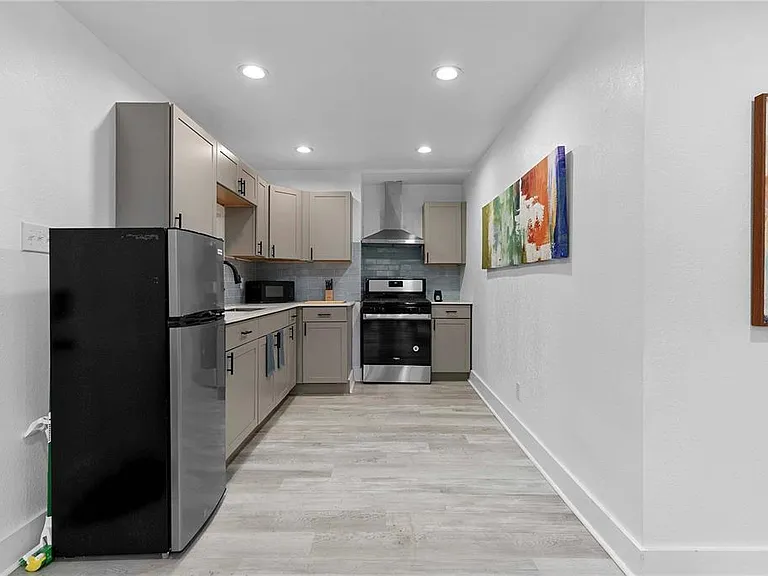 412 E Harwood St #3 — Photo 7
