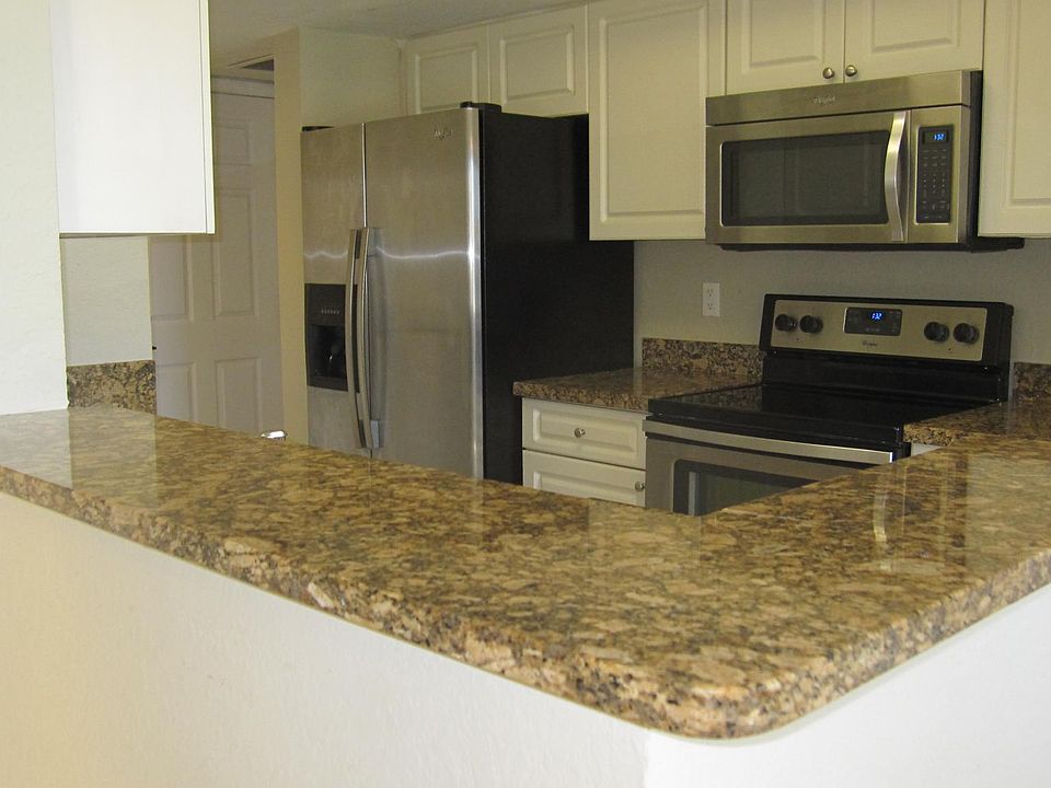1st image of 20950 SW 87th Ave APT 106