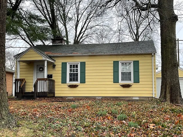 907 Foley Ave photo 1