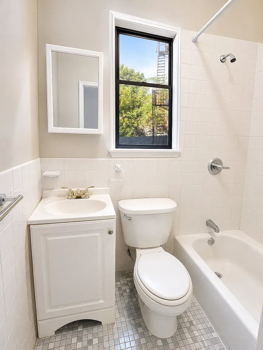 1501 Broadway — Photo 4