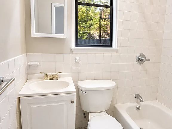 4th image of 1501 Broadway APT 3R