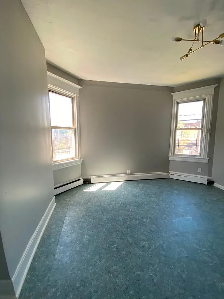 3 bed, 1.0 bath, $3,300 — Photo 4