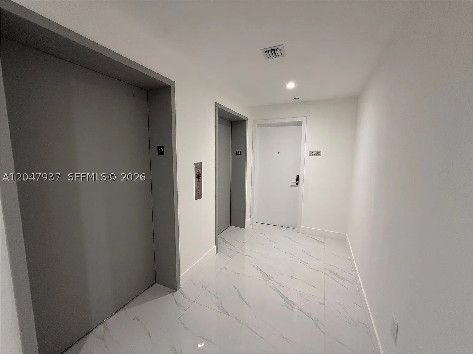 2 bed, 3.0 bath, 1283 sqft, $8,750 — Photo 4