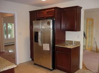 124 Farragut Rd, West Babylon, NY 11704