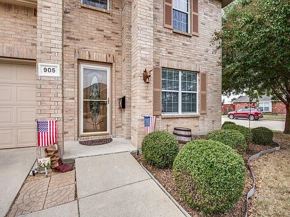 2nd image of 905 Piedmont Dr