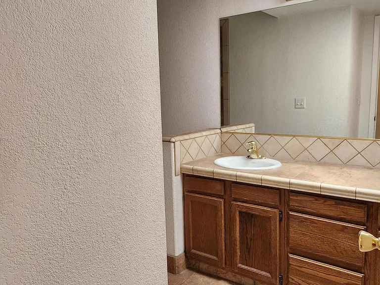 2253 Daytona Ave — Photo 20