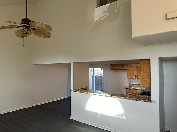 4th image of 110 E Lang St