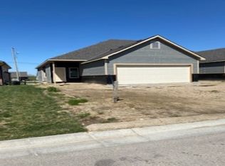 818 McCloud Cir UNIT 107, Andover, KS 67002