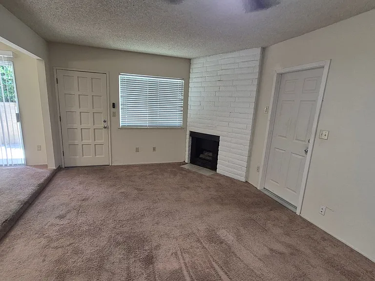 3332 Jayanne Way — Photo 7