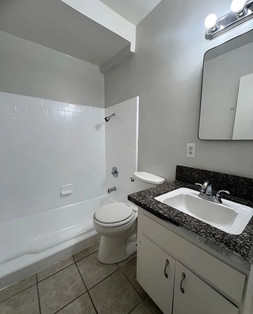 1252 W. 89th Street — Photo 3