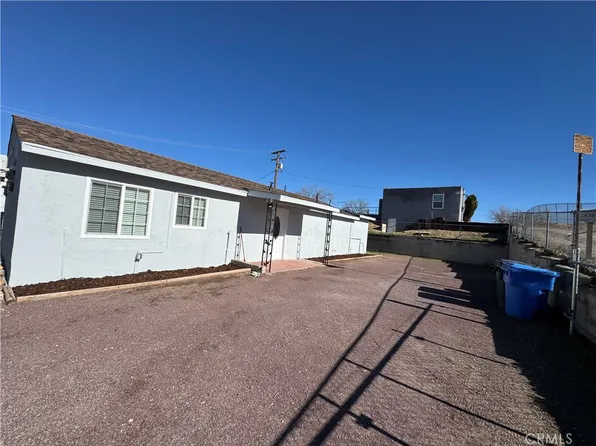 435 S 1st Ave, Barstow, CA 92311