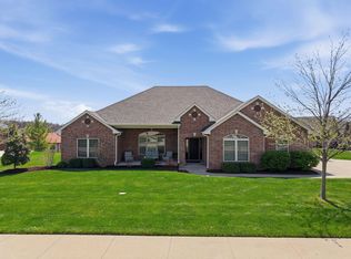 701 Old Hawthorne Dr E, Columbia, MO 65201