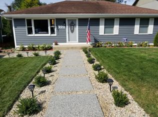 3511 Ridge Rd, Island Lake, IL 60042