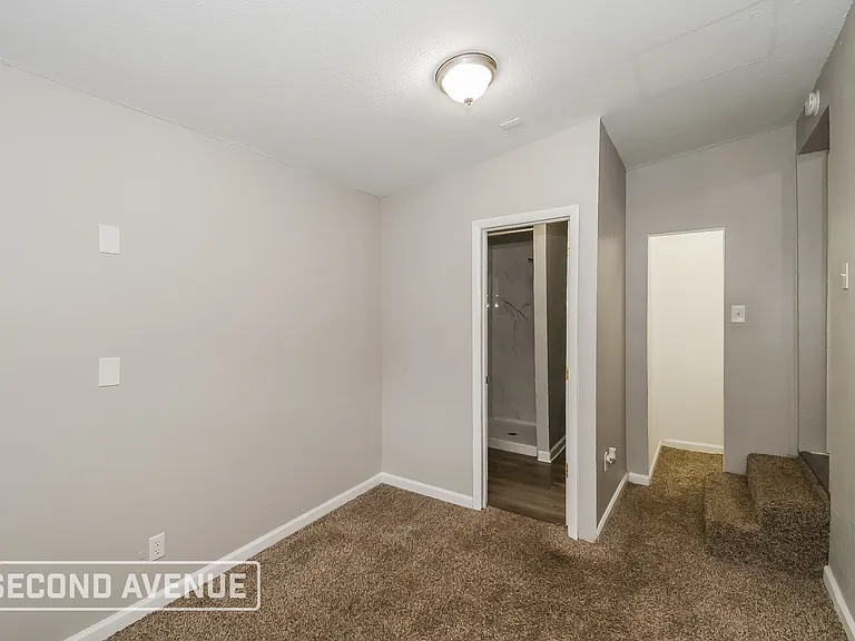 2230 W 11th St — Photo 13