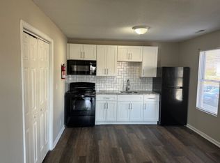 308 Hoskins Mill Ln, Charlotte, NC 28208