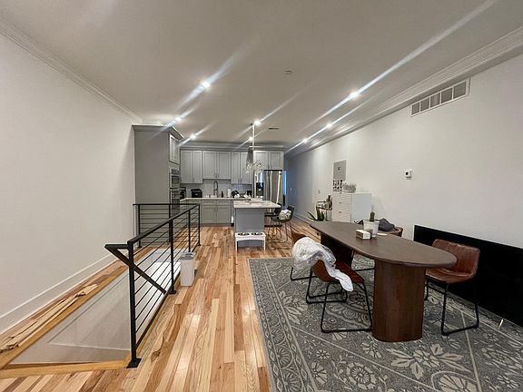 3rd image of 29 W Wildey St #B
