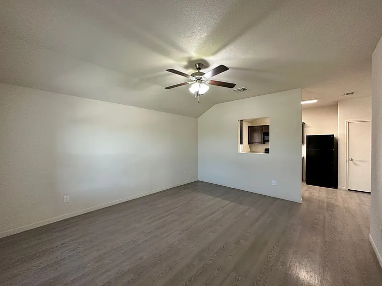5708 Rustler Dr — Photo 3