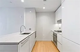 1 bed, 1.0 bath, 622 sqft, $5,950 — Photo 4