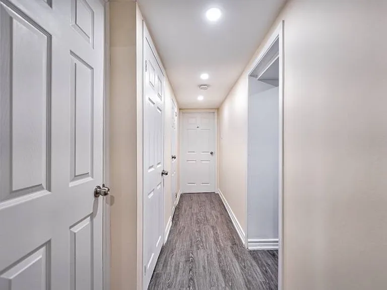 757 Elgin St — Photo 2