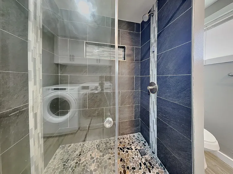 1105 S Woodlawn St #1 — Photo 7