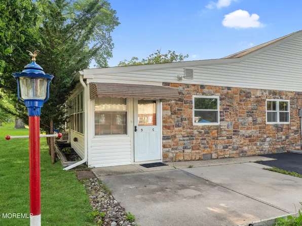 5 Chestnut Street #C, Toms River, NJ 08757