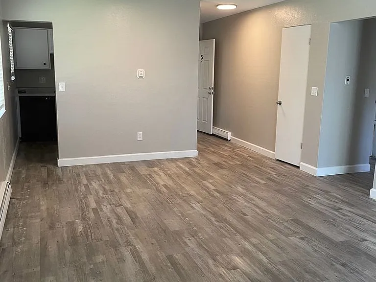Heather Ridge - Beautiful Remodeled Apartments — Photo 35