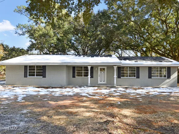 6604 Springwater St, Moss Point, MS 39563