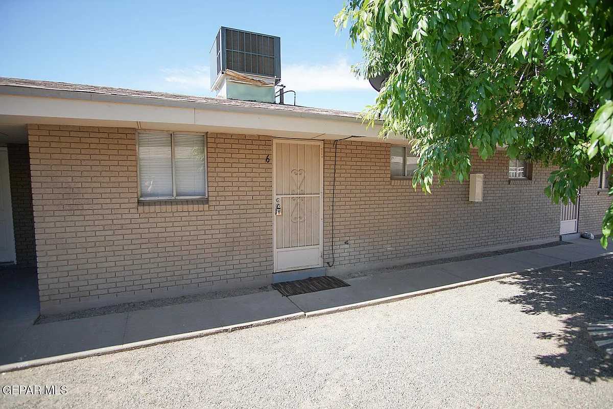 Building Photo - 8612 Lawson St #1