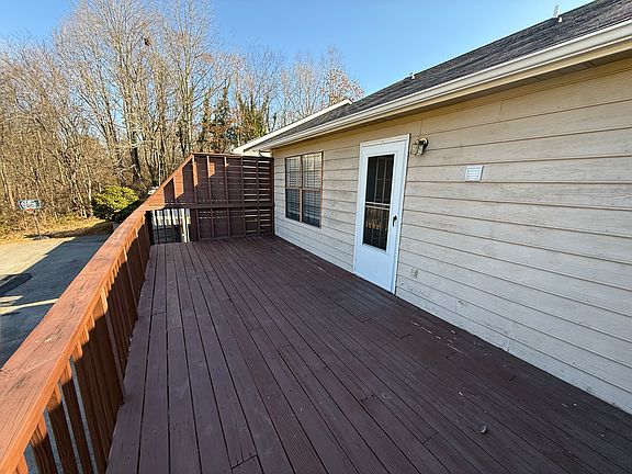 2nd image of 608 Shadywood Ln