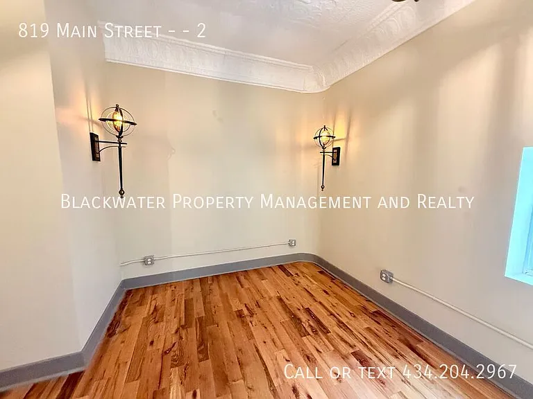 819 Main St #2 — Photo 5