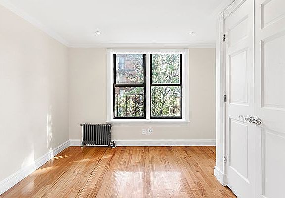 3rd image of 404 E 88th St APT 5B