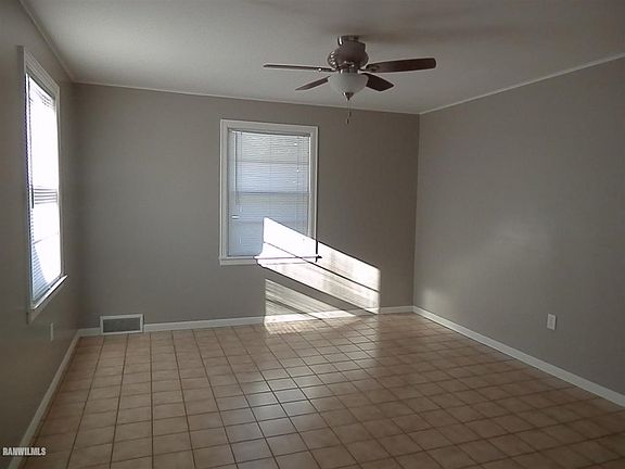 5th image of 621 N Jackson St