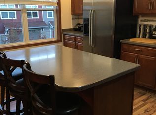 1842 Colonial Ln UNIT 2, Chanhassen, MN 55317