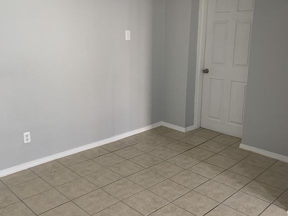 3rd image of 3111 Durazno Ave