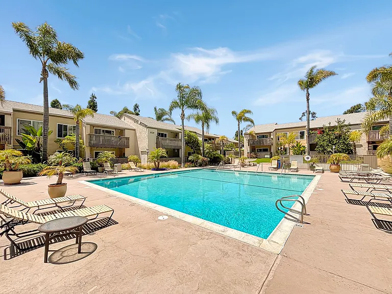8503 Villa La Jolla Dr #J — Photo 24