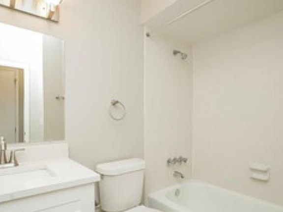 4th image of 16408 Bonneville Dr