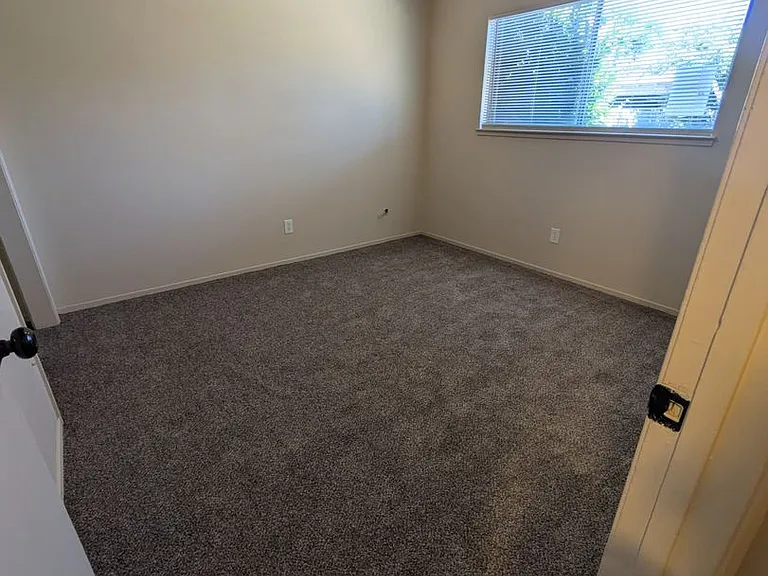3028 Carver Rd — Photo 7