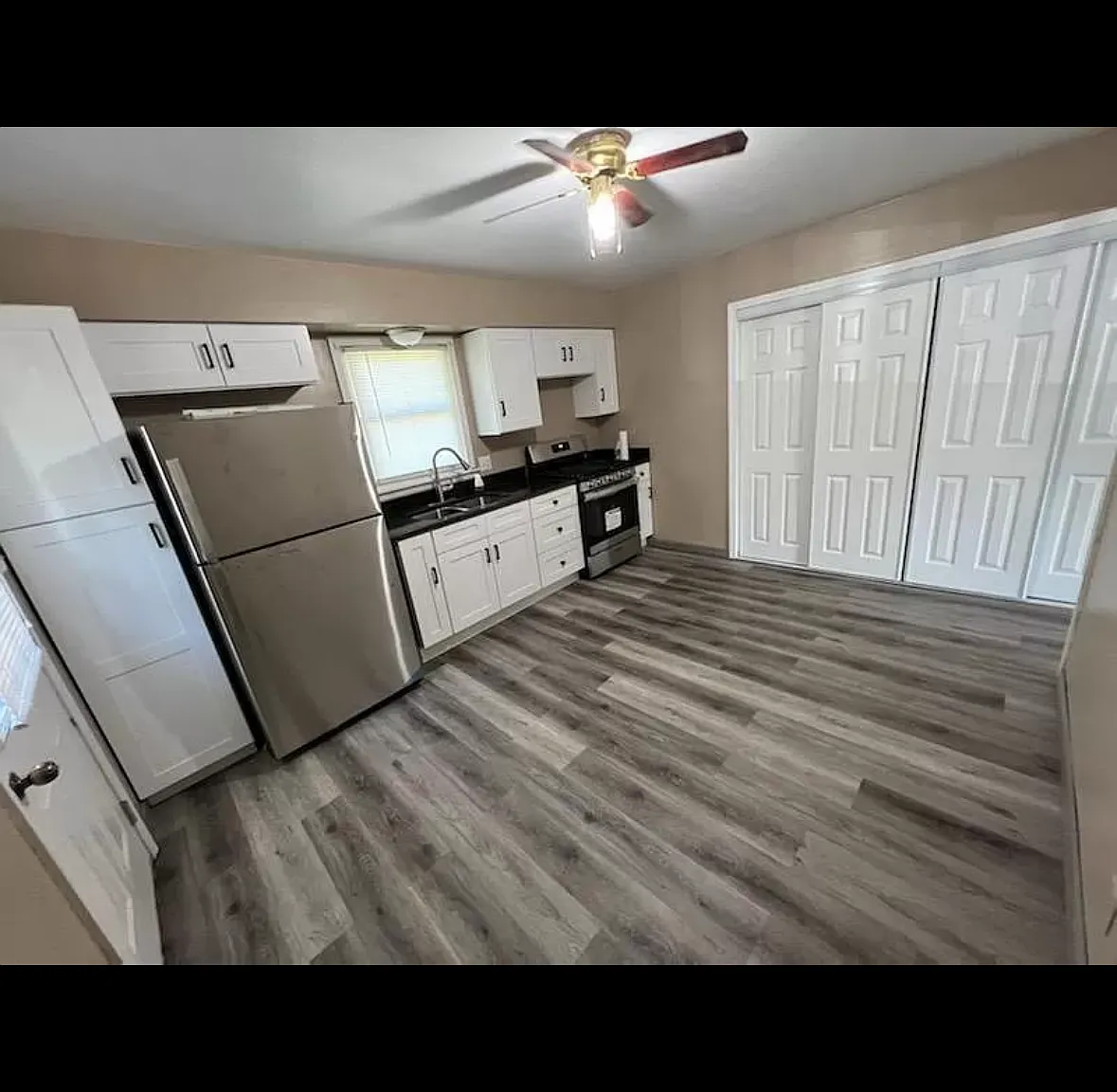 2 bed, 1000 sqft, $1,395 — Photo 3