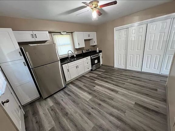 3rd image of 3274-76 Ashland St #3276
