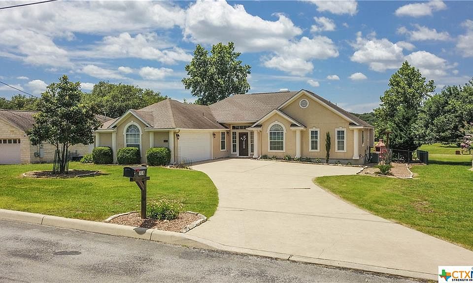1st image of 318 Brooklynn Ln