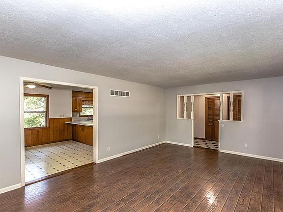 3rd image of 9202 E 51st St
