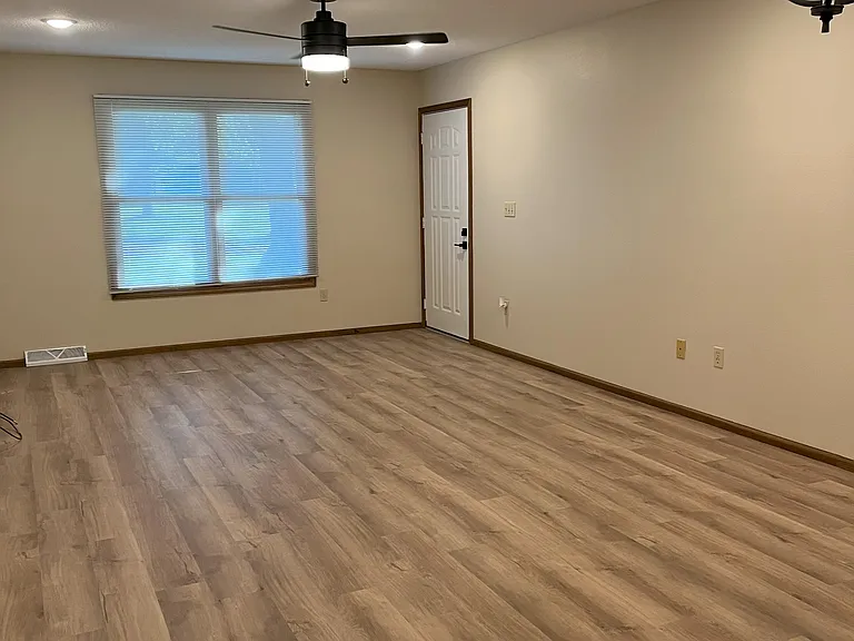 3804 Stonebridge Dr — Photo 5