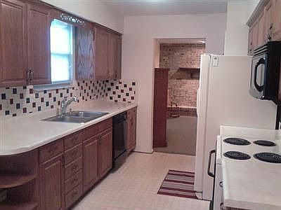 5th image of 722 Fountain Abbey Pl