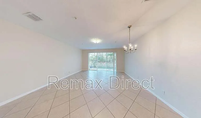 831 Pipers Cay Dr — Photo 5