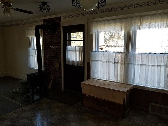 4th image of 22 W Main St