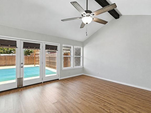 4th image of 1002 Kingston Dr