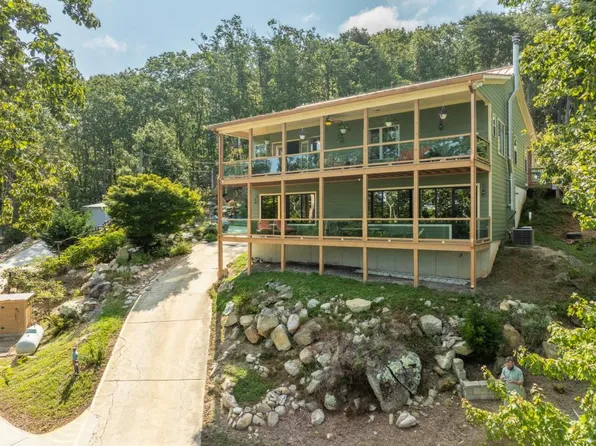 1688 Mulberry Cir, Jasper, GA 30143