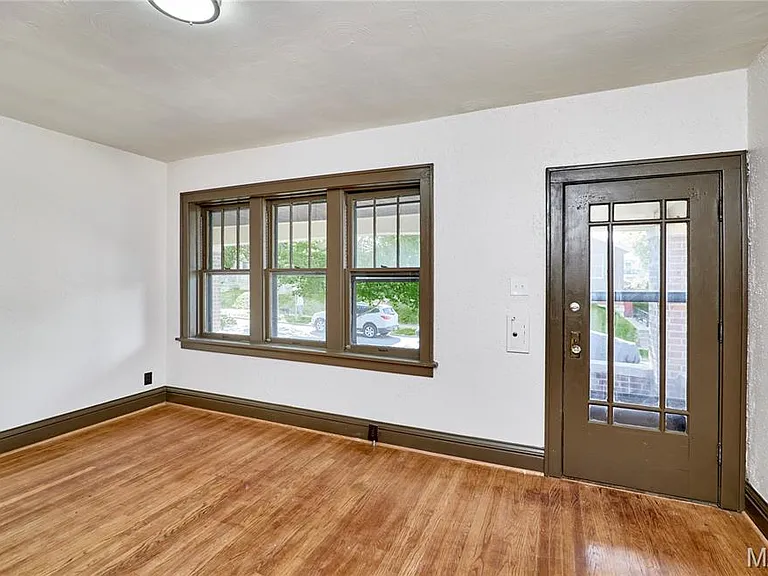 5021 Ray Ave — Photo 4